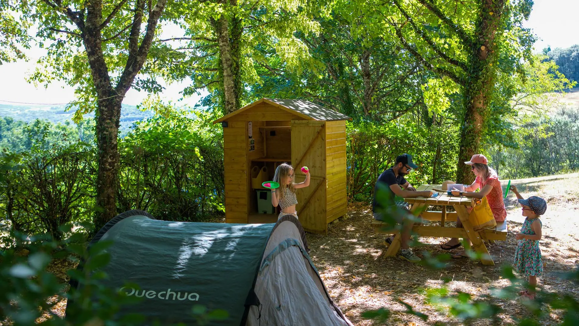emplacement_equipe_camping_a_la_ferme_la_roussie_sarlat (28)
