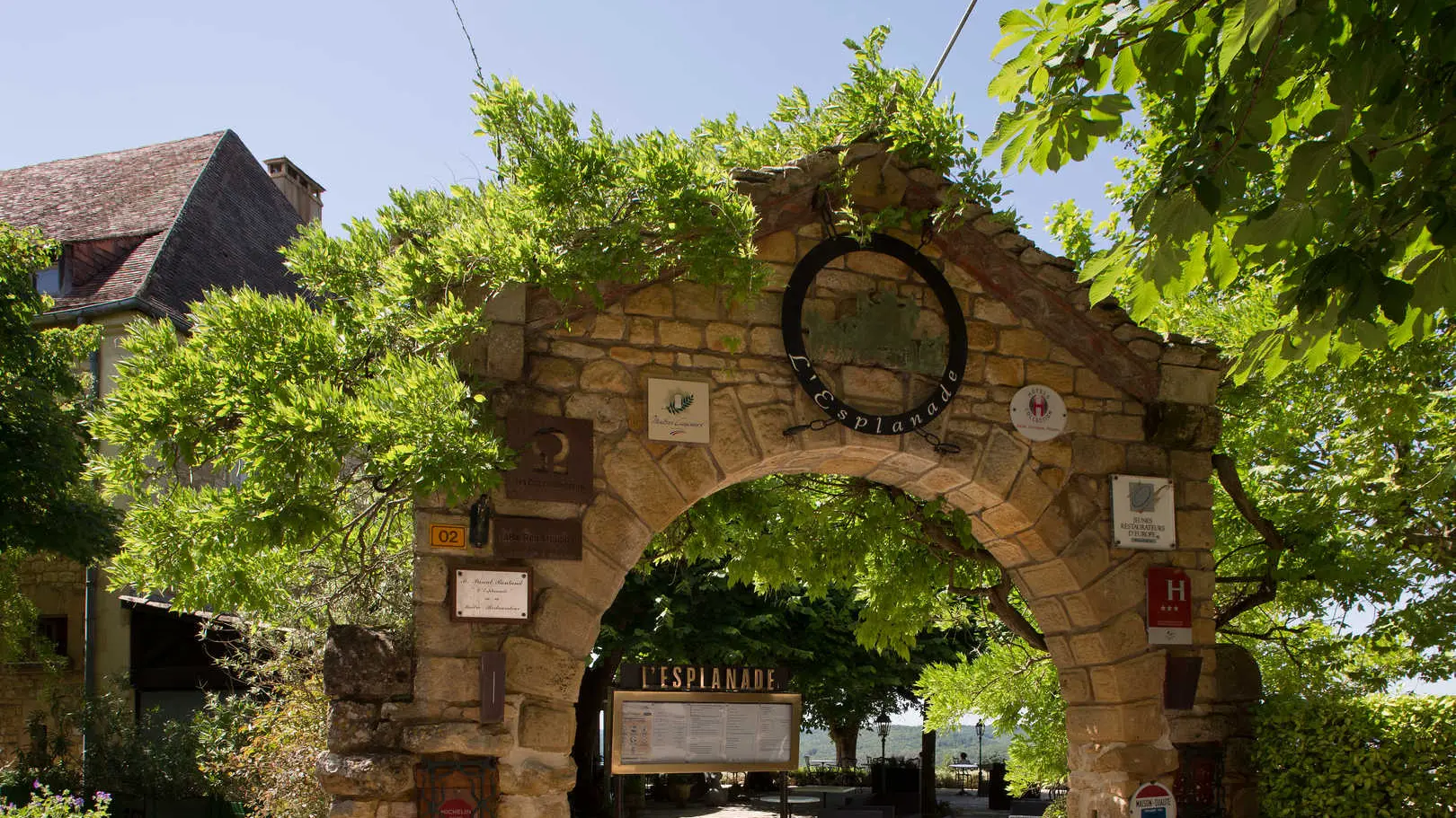esplanade entree