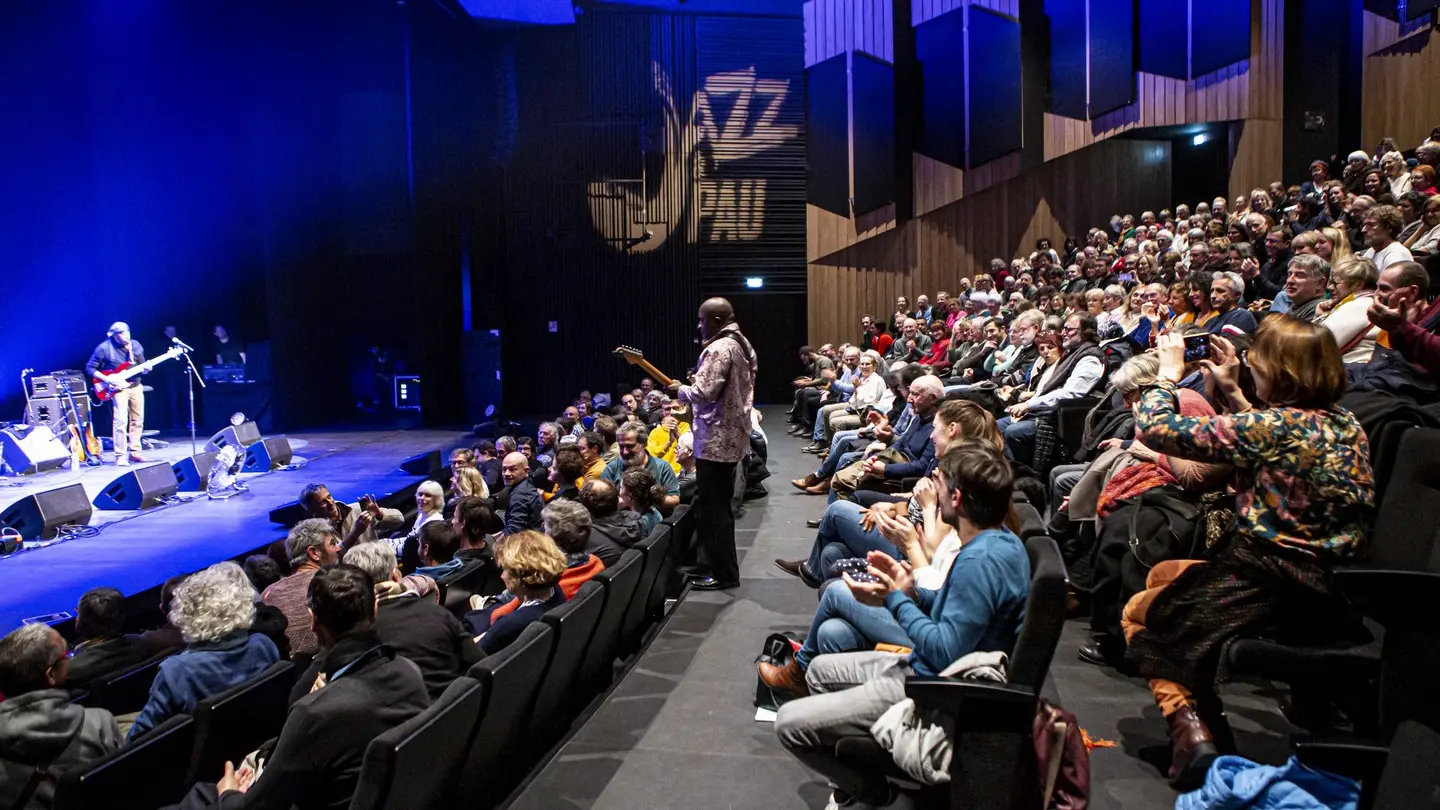 foirail-pau-bearn-spectateurs - L'Atelier d'Hervé - Ville de Pau