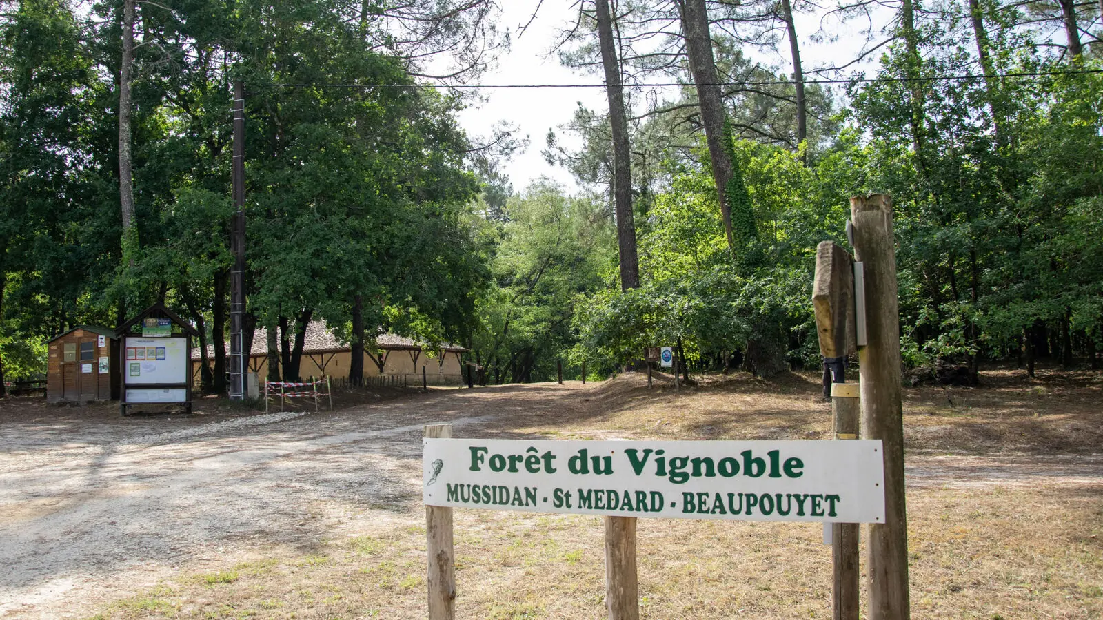 foret-vignoble-entrée-beaupouyet-mussidan-toursime-vallee-isle