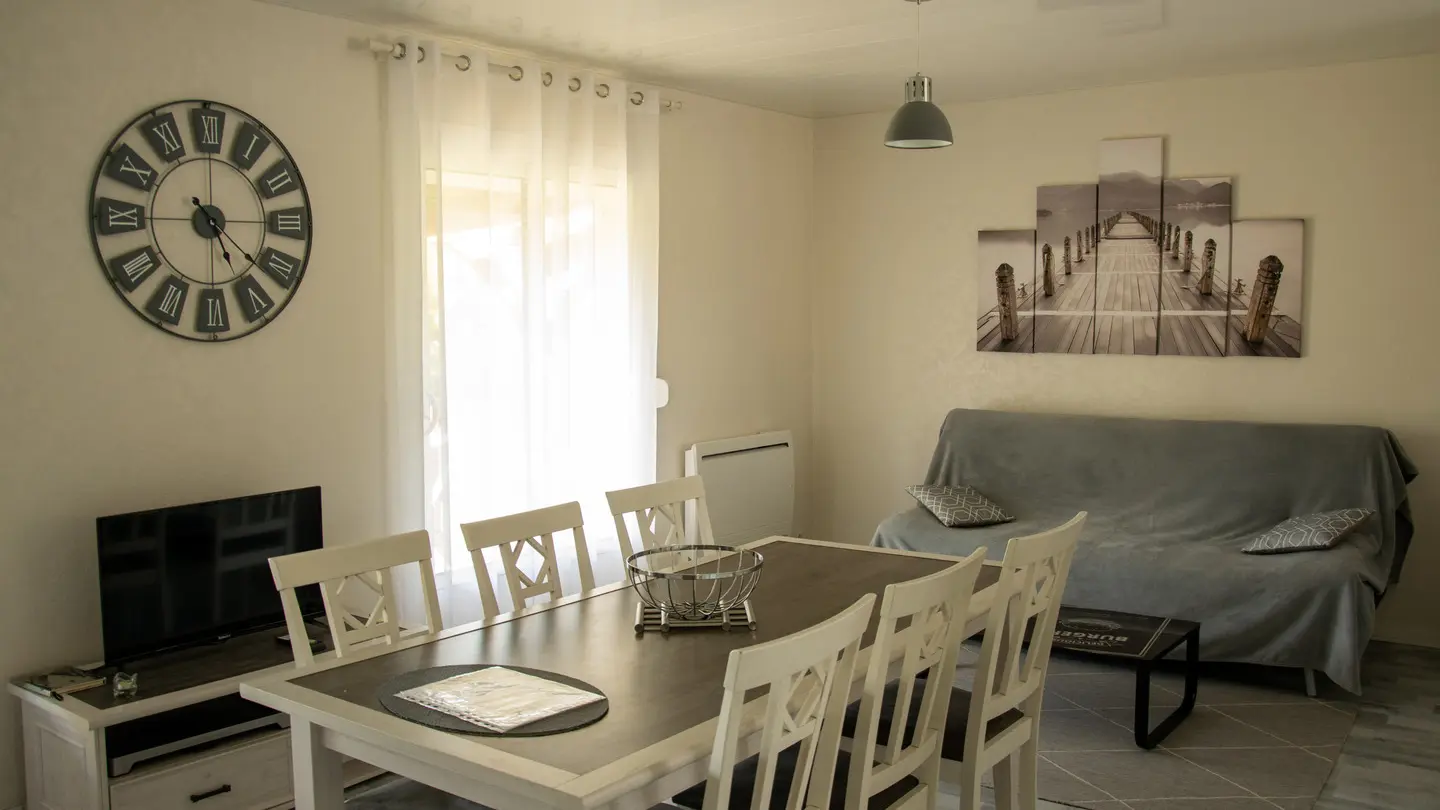 gite-bois-cassé-salon-saint-laurent-des-hommes-tourisme-vallee-isle