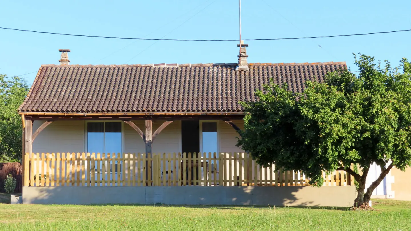 gite-bois-cassé-vue-principale-saint-laurent-des-hommes-tourisme-vallee-isle