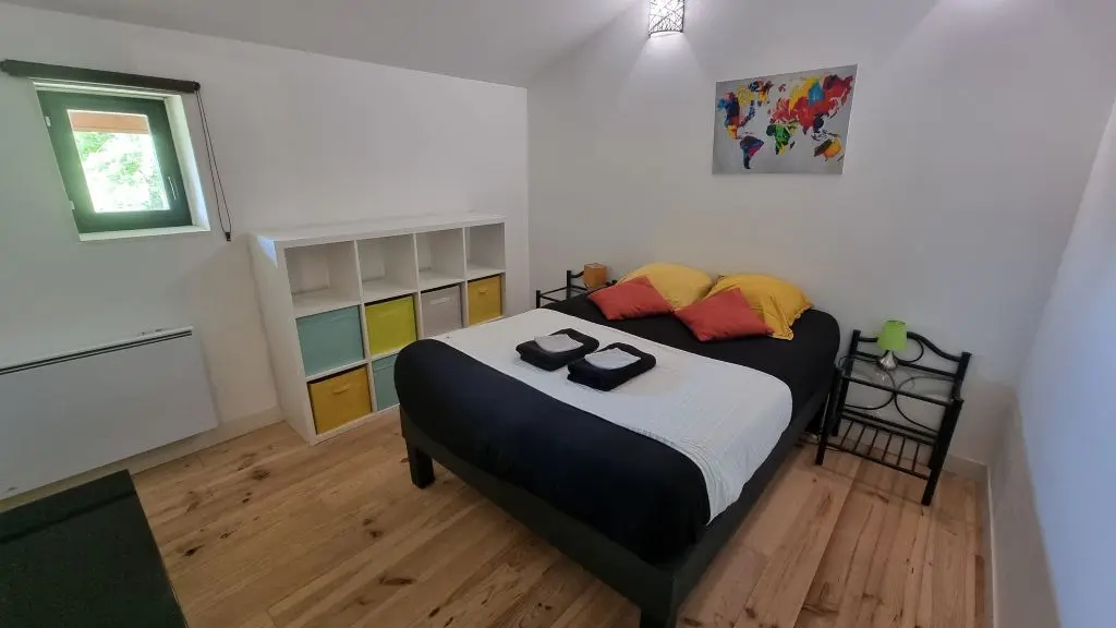 gîte-le-petit-monaco-douzillac-chambre-2