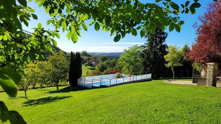 la piscine vue de la terrasse