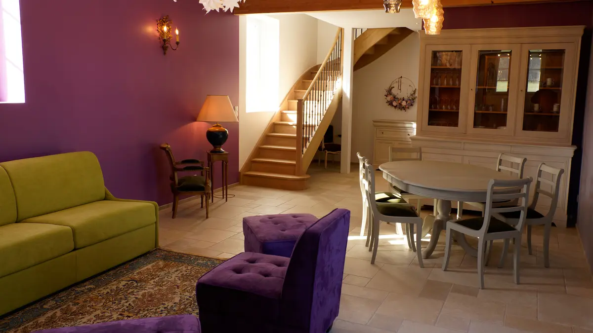 gite-les-trois-treilles-salle-manger-campsegret-tourisme-vallee-isle