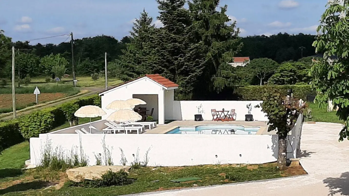 gite les lavandes, les buis, les charmeilles (13)