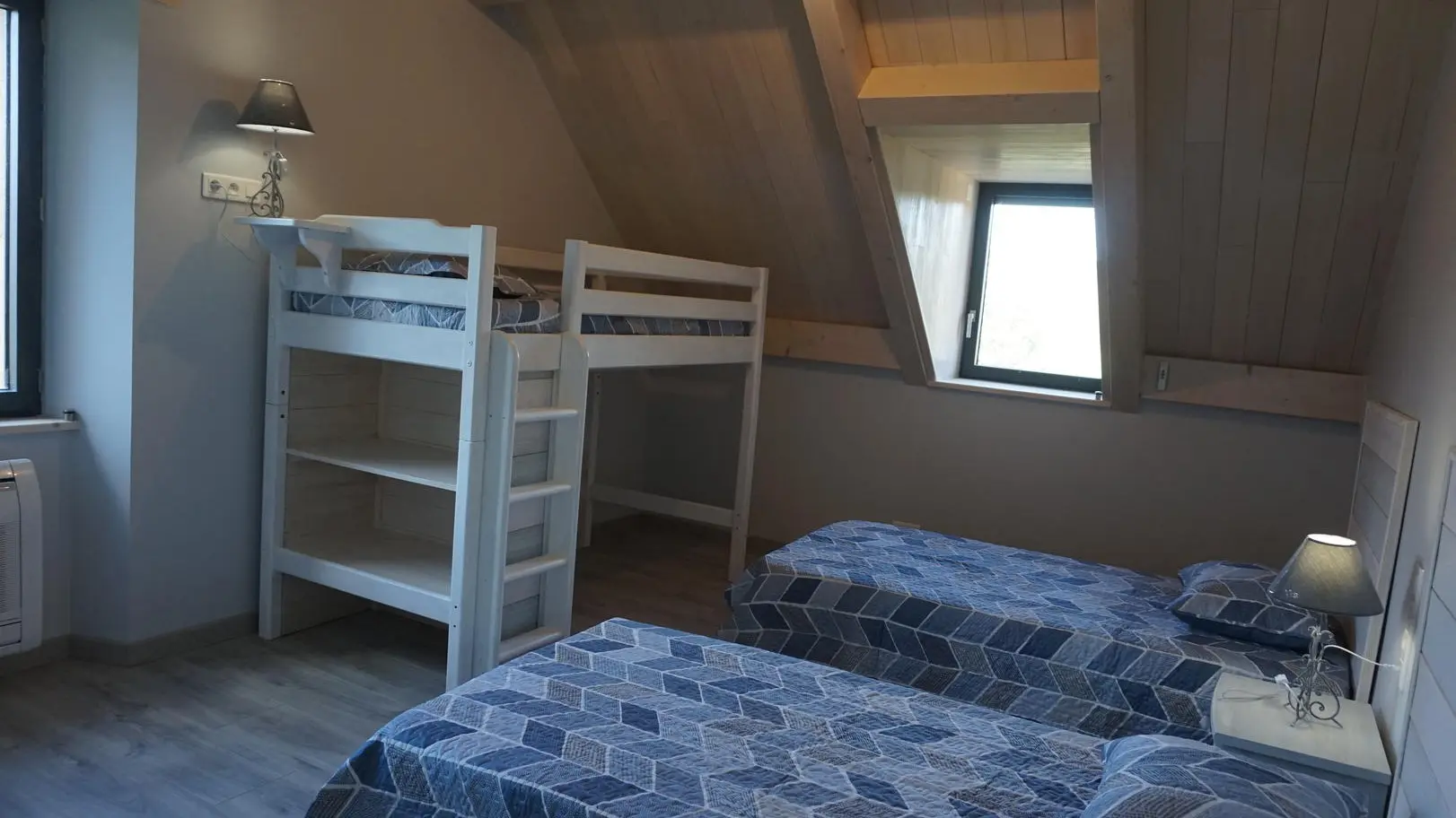 gite-leygues-024-chambre-3-lits-0