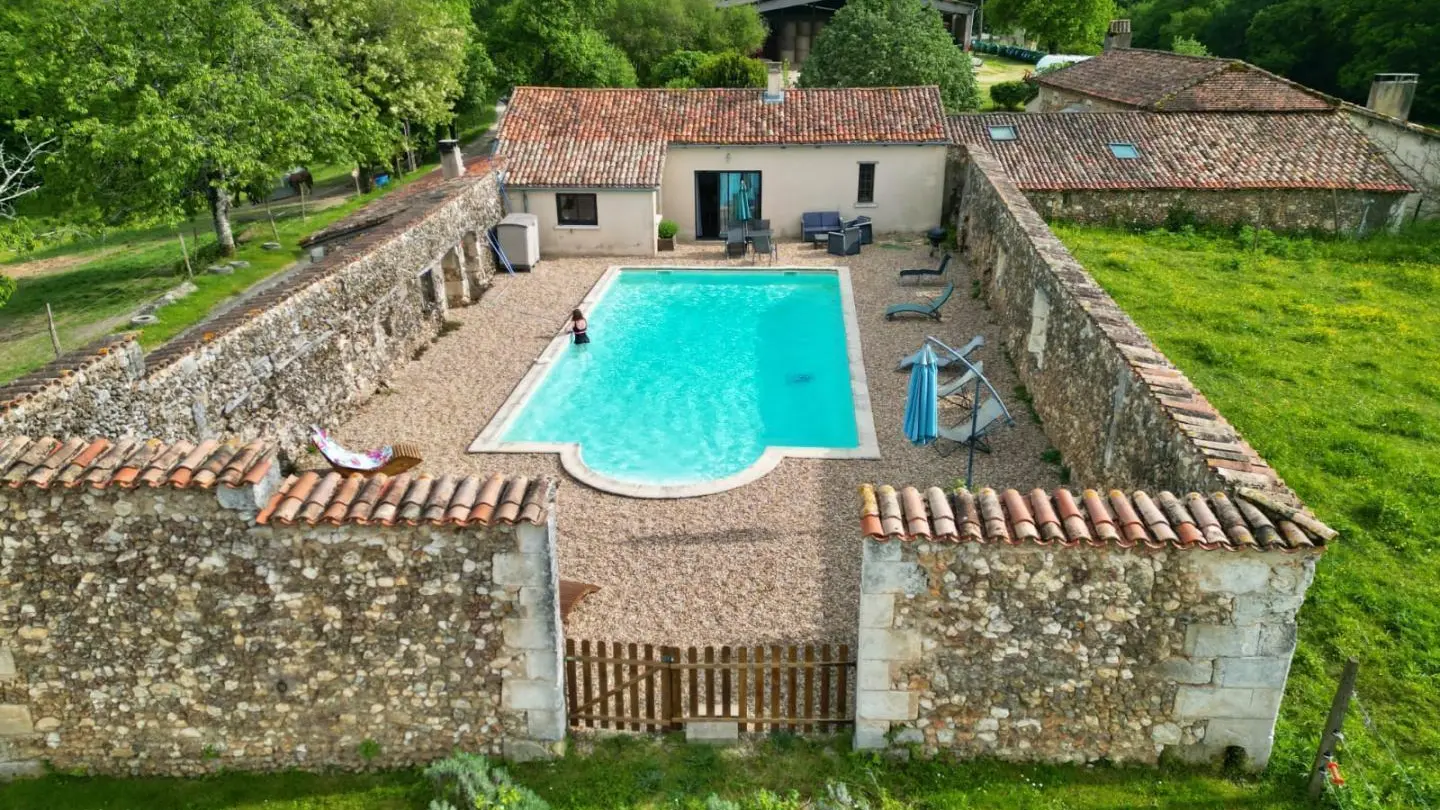 gites-sudrie-bourrou-vue-aerienne