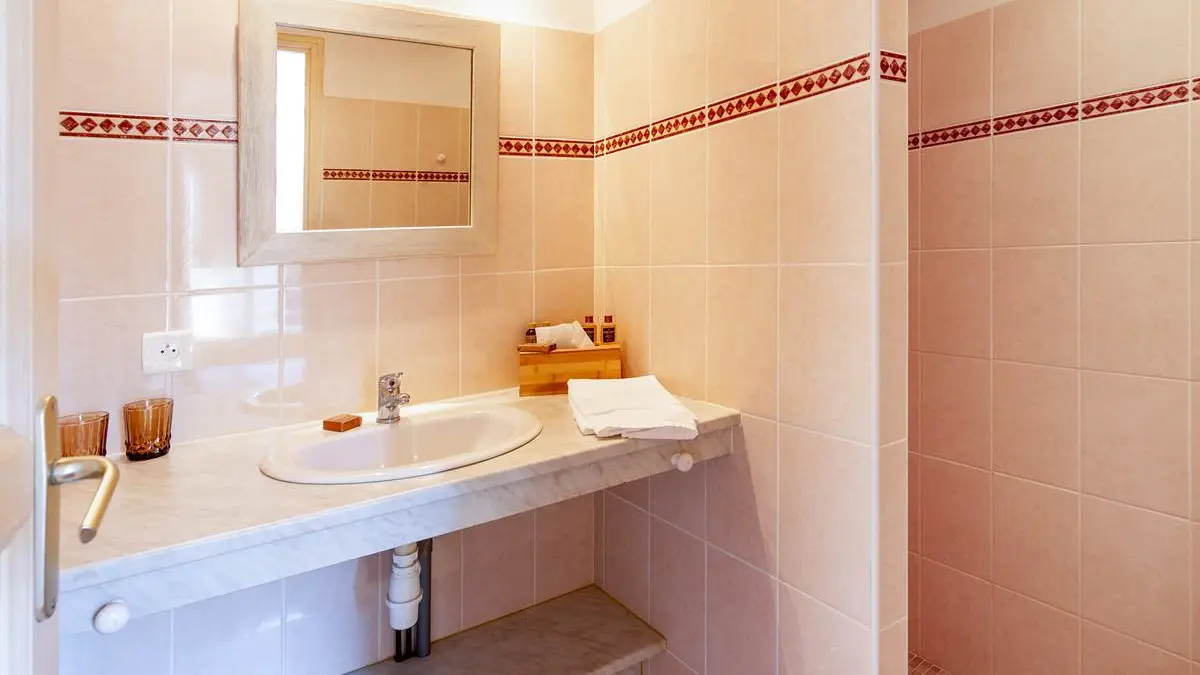 grand gite chambre 2 salle d'eau