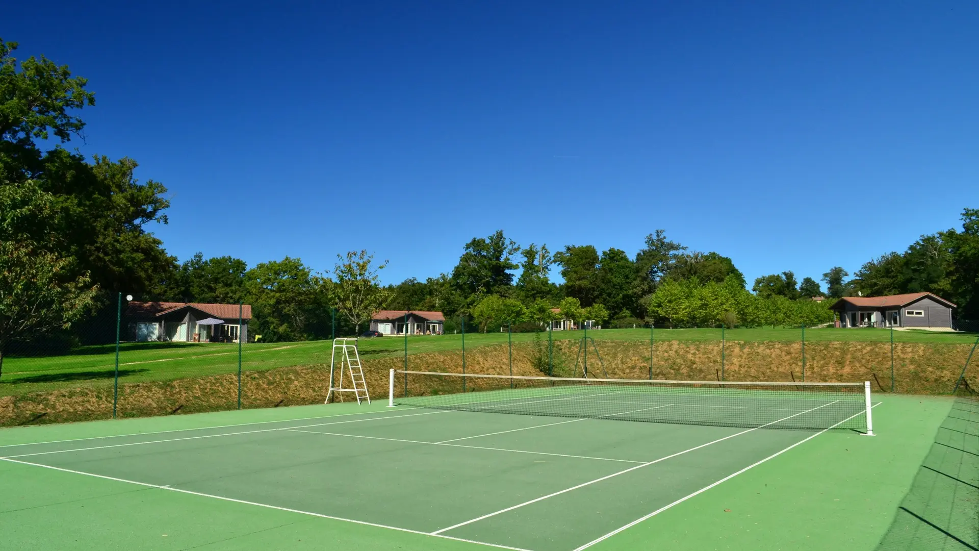 Court de tennis du hameau des chapelles_8