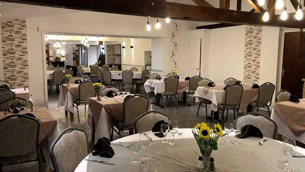 hotel-siorac-perigord-Auberge-Petite-Reine-restaurant