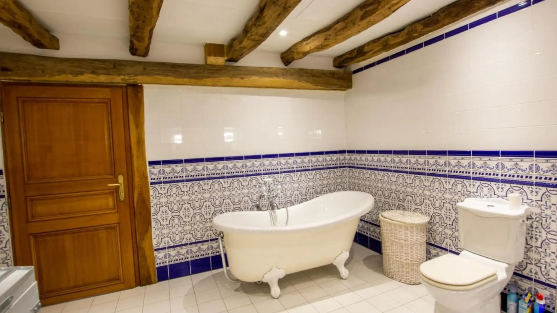 Gîte de charme Le Roucal piscine couverte chauffée_16