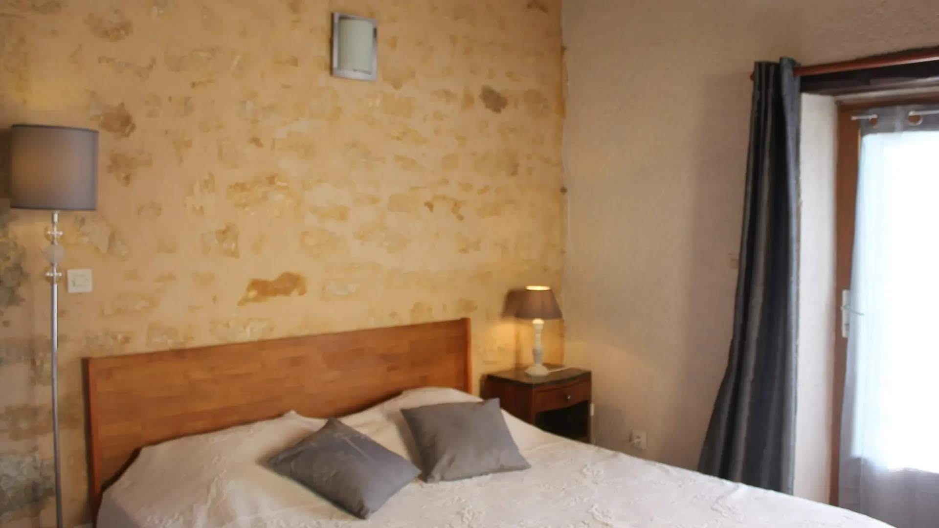 Les Bruyeres maison climatisée piscine chauffée_13