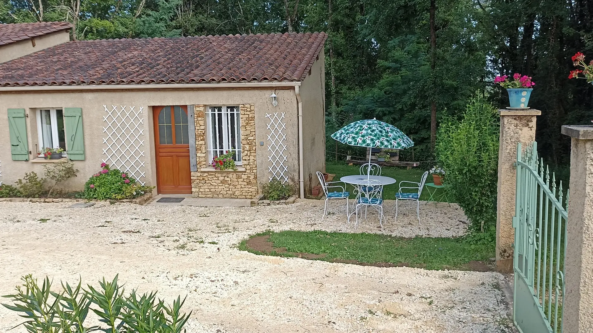 Tranquilou avec piscine proche de Sarlat_7