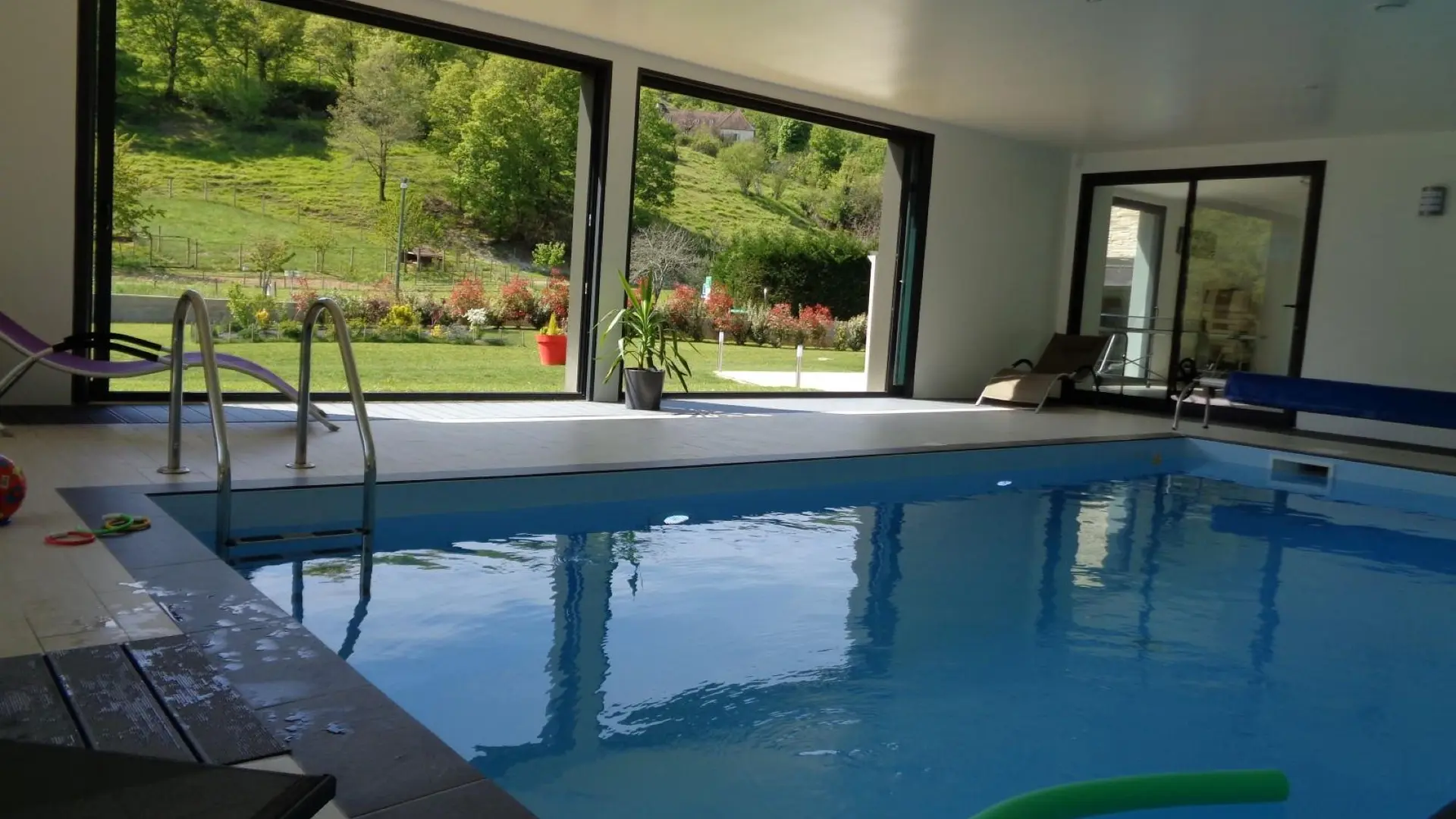 Villa La Bénéchie avec clim et  piscine intérieure_9