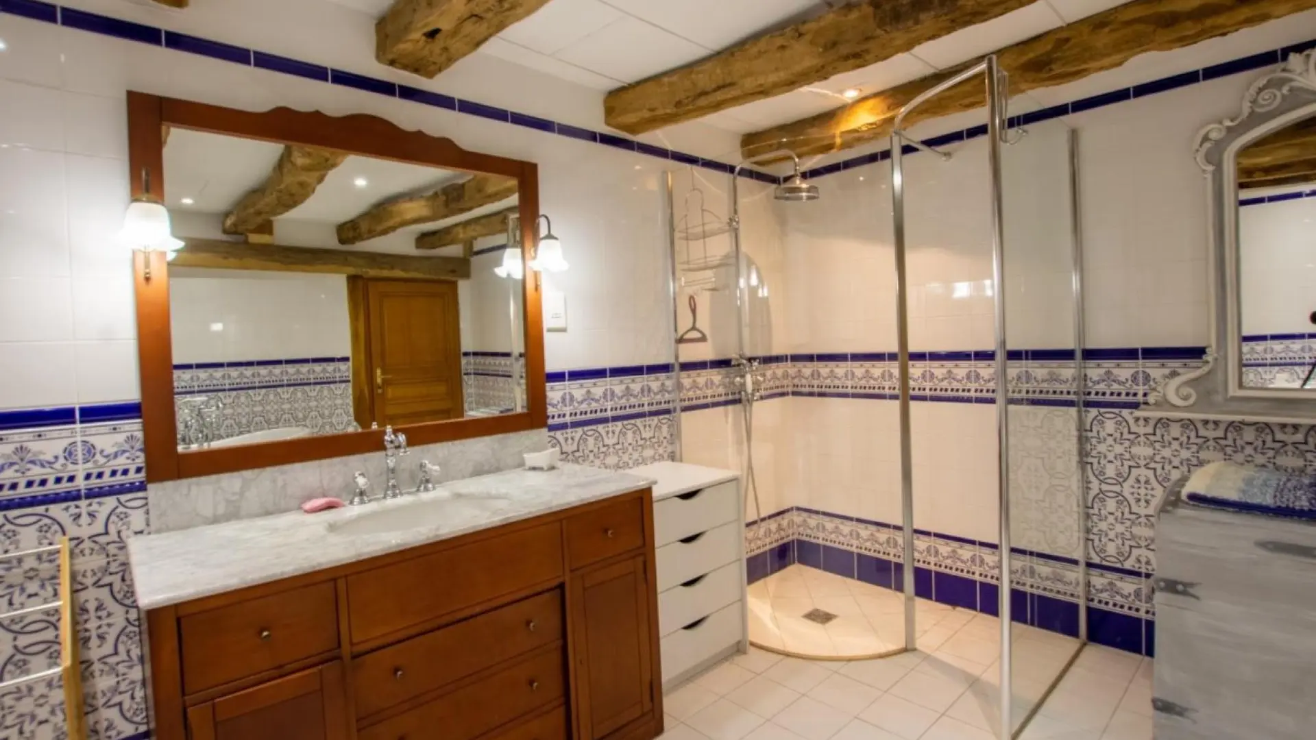 Gîte de charme Le Roucal piscine couverte chauffée_11