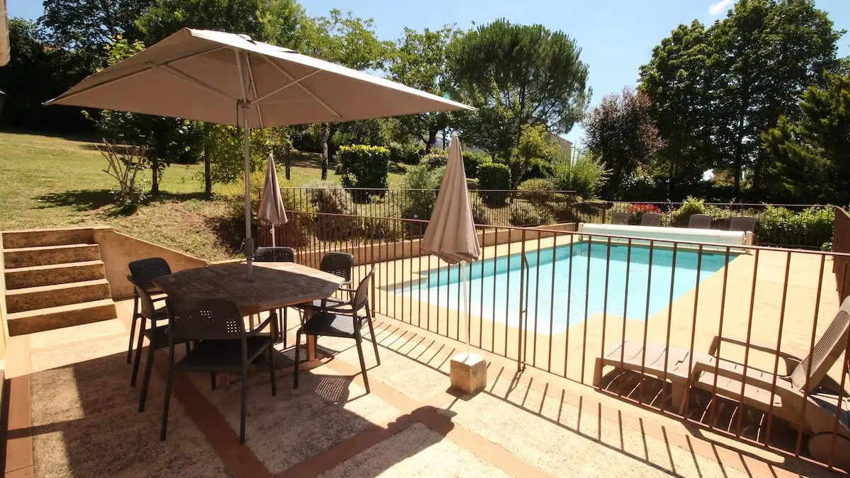 Les Bruyeres maison climatisée piscine chauffée_4