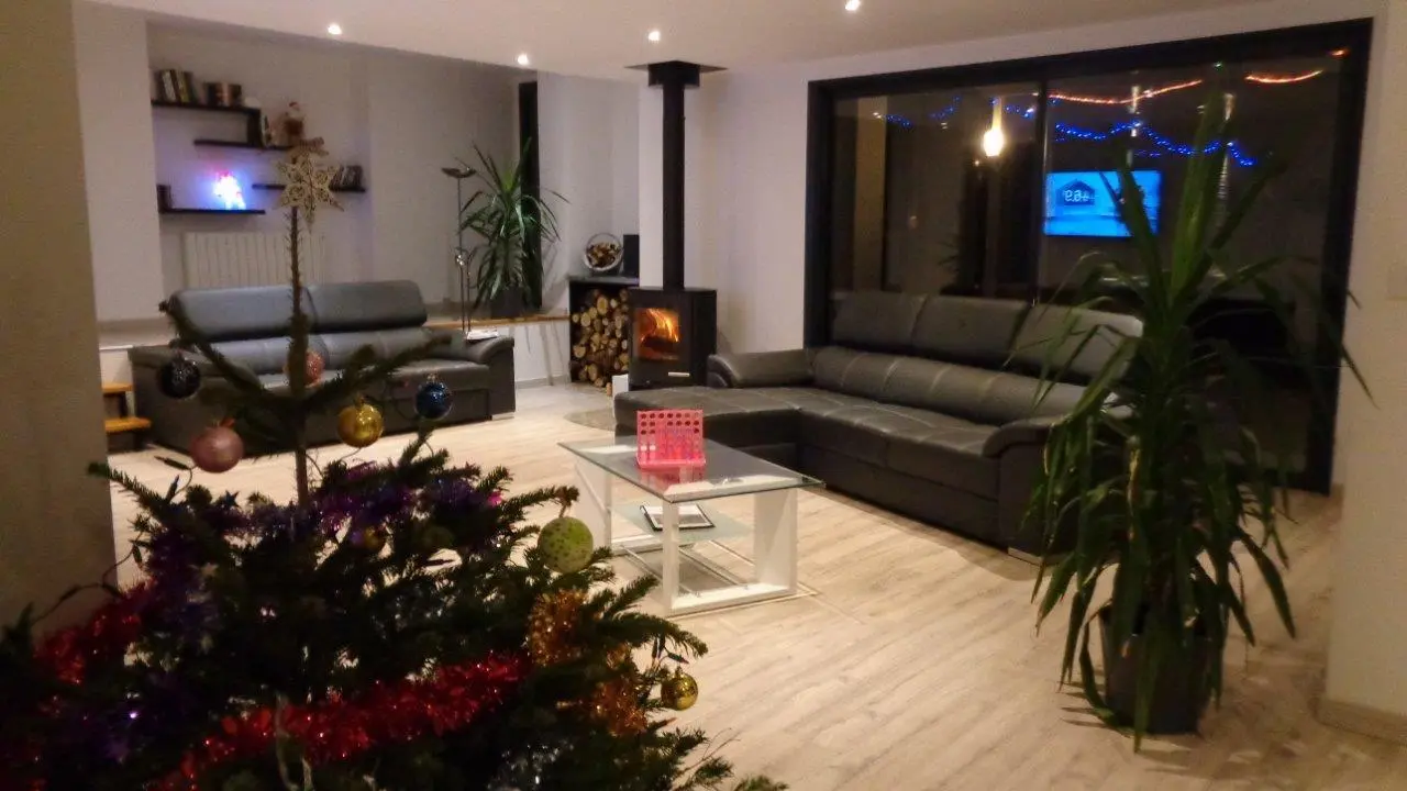 Villa La Bénéchie avec clim et  piscine intérieure_13