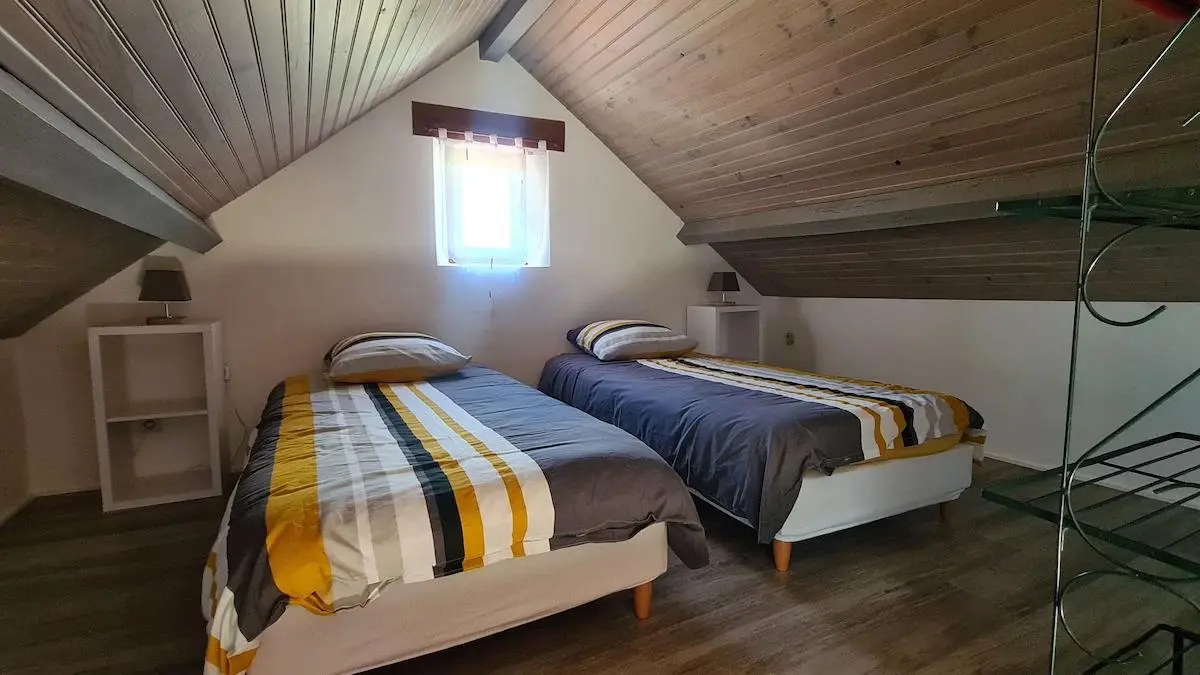 Les Bruyeres maison climatisée piscine chauffée_11