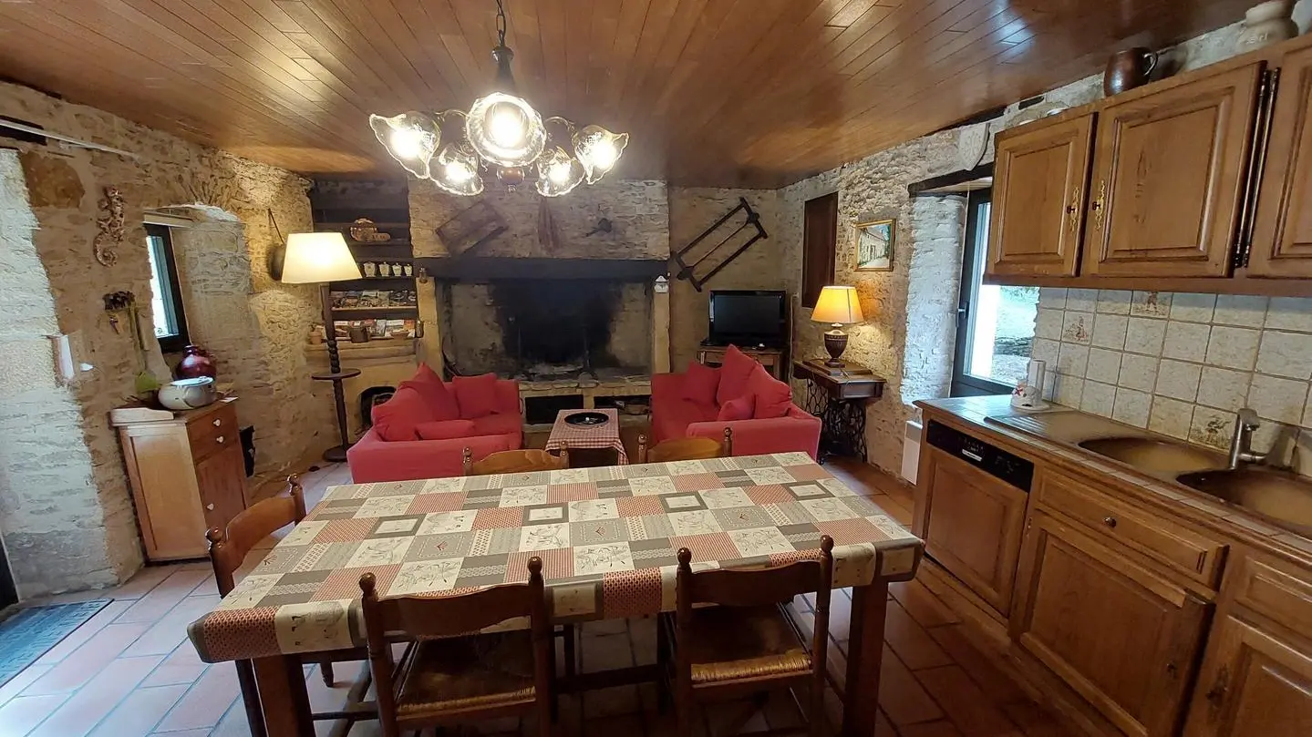 Montant de Fages avec piscine privée proche Sarlat_11