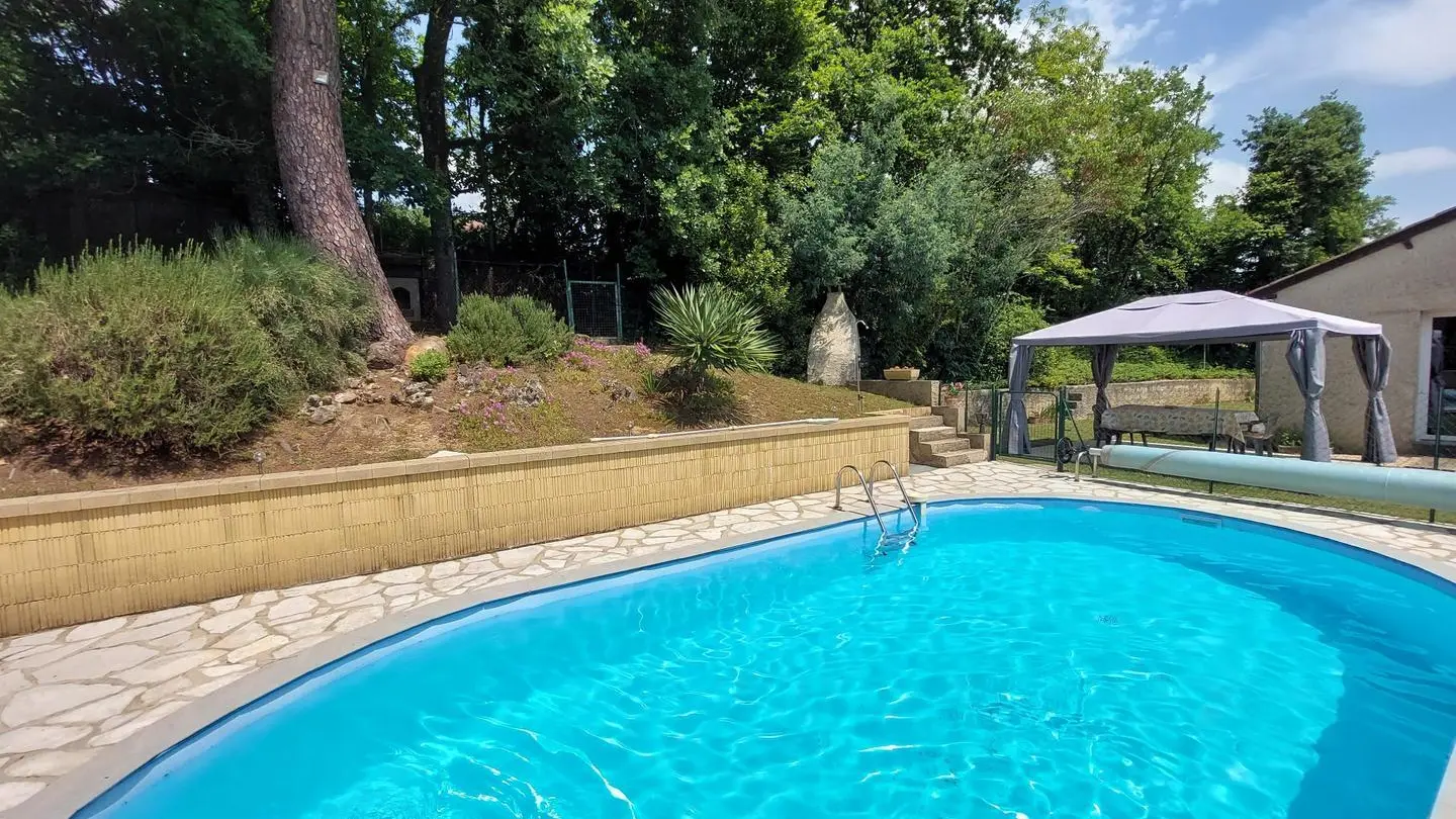 Les Devises avec piscine proche de Sarlat_8