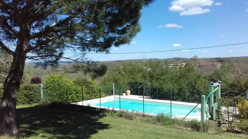 Maison Rouge avec piscine privée au nord de Sarlat_3