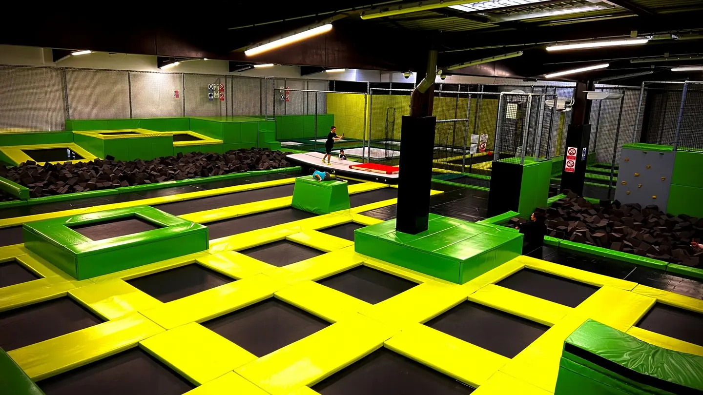 Positive Park – Trampoline, Warrior, Kid’s park & Lasergame - Pau - zone jump