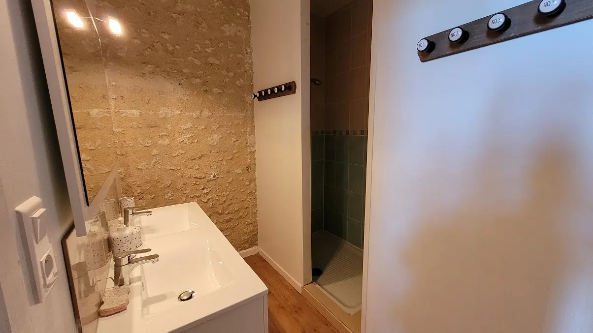 salle d'eau l'échauguette douzillac