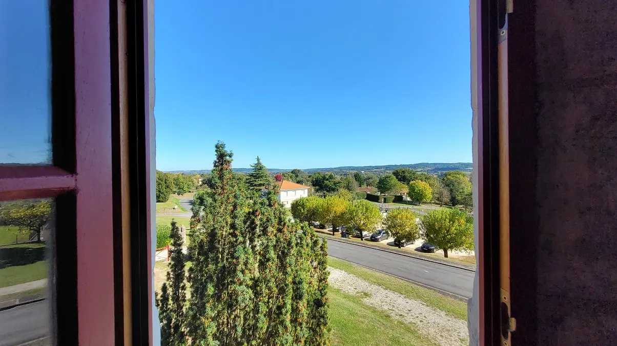 vue de la petite tour l'échauguette douzillac