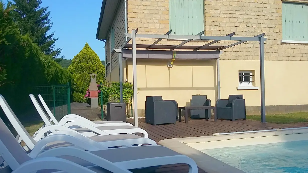maison des chateaux - piscine chauffée