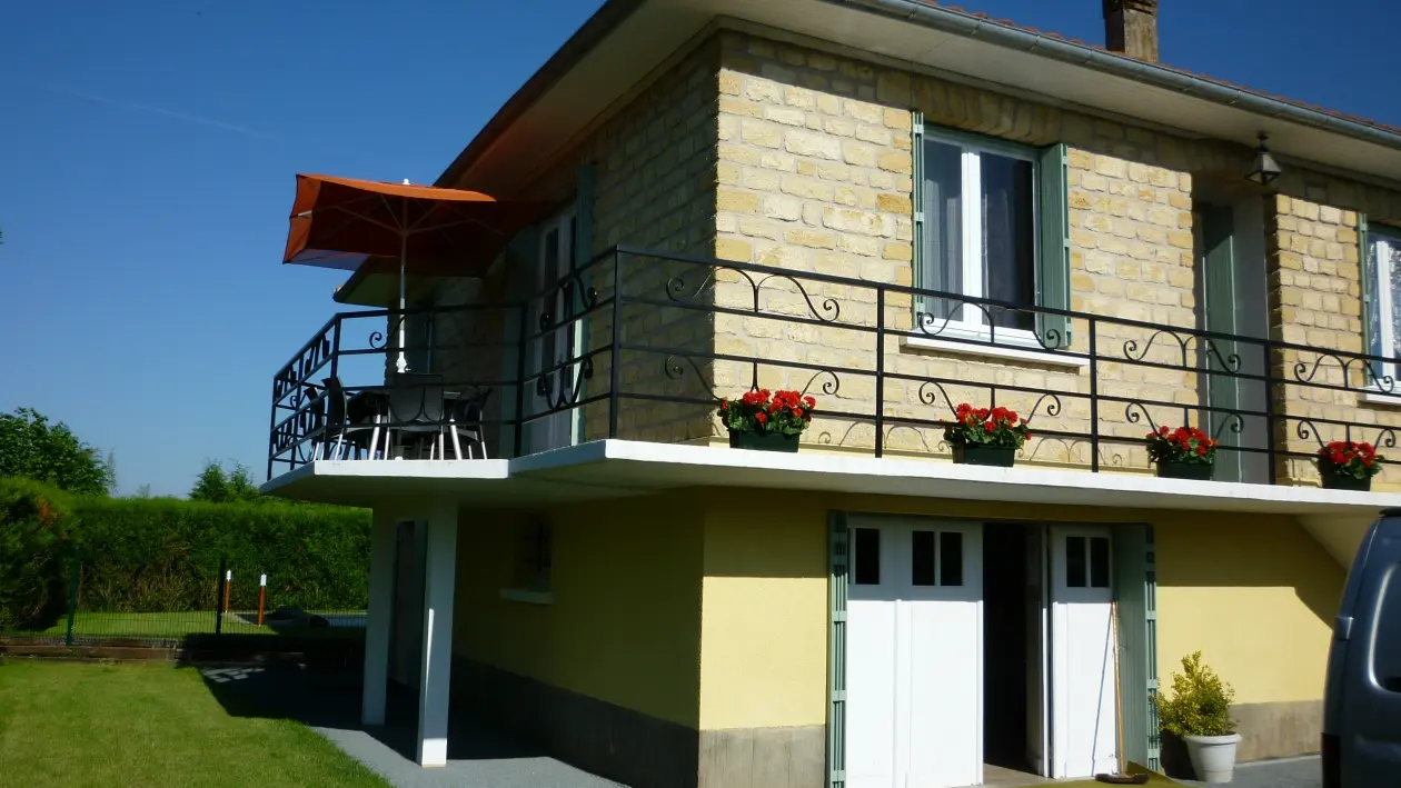 maison des chateaux- piscine chauffée