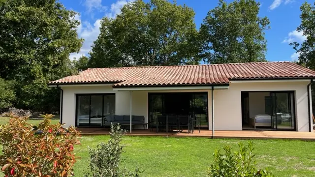 maison vue exterieure terrasse