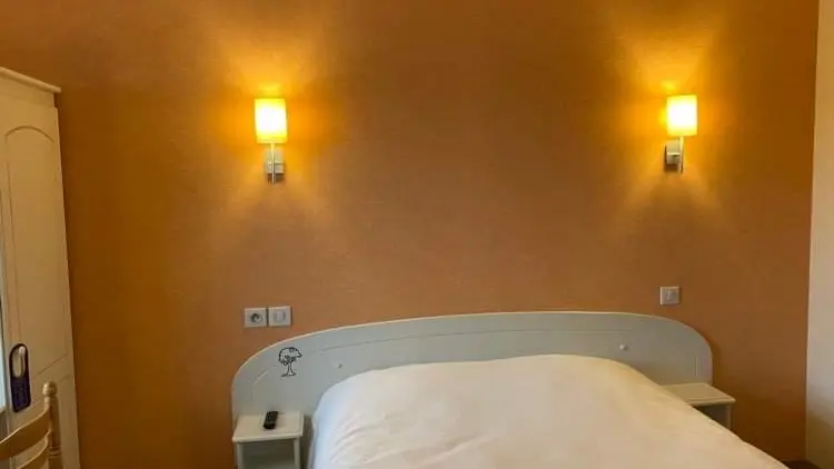 natur-hotel-ménesplet-ch-éclairée