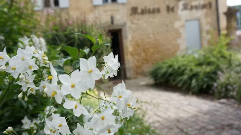 Lalinde bastide anglaise en bord de rivière
