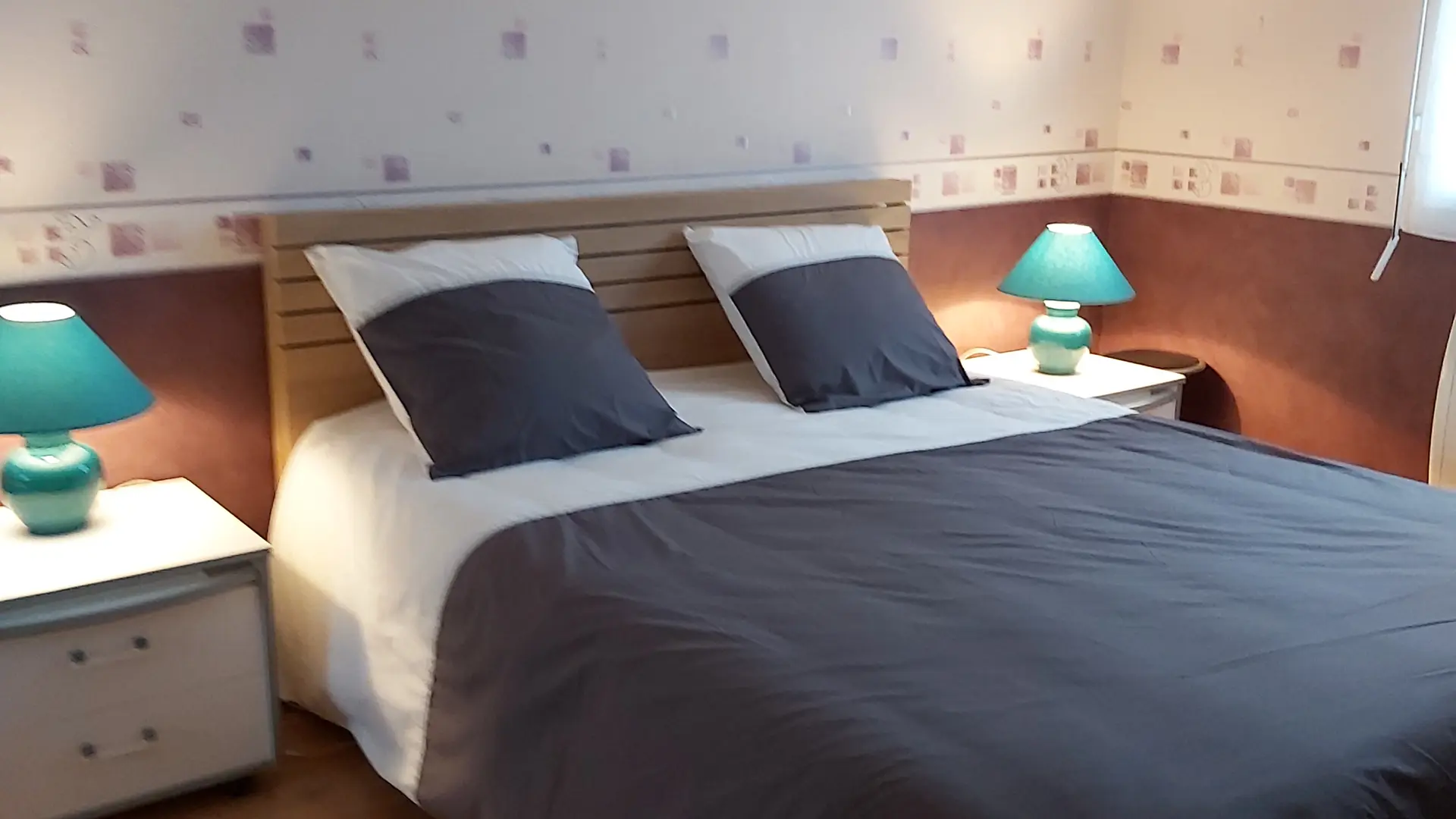 Mme GONDAT CHAMBRE1