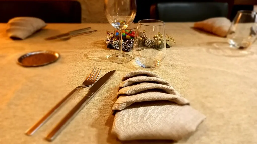 restaurant-opetitgavroche-montpon-salle-table