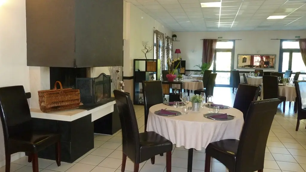 restaurant-l-artenset-salle-cheminee