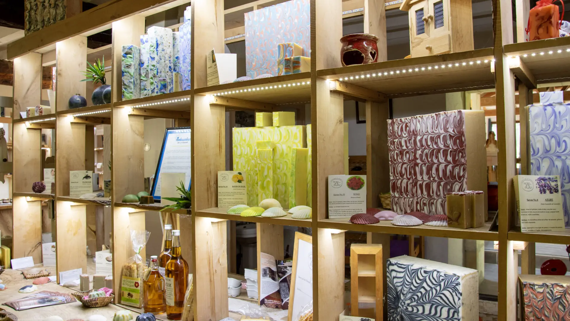 savonnerie-moulin-boutique-bourgnac-tourisme-vallée-isle