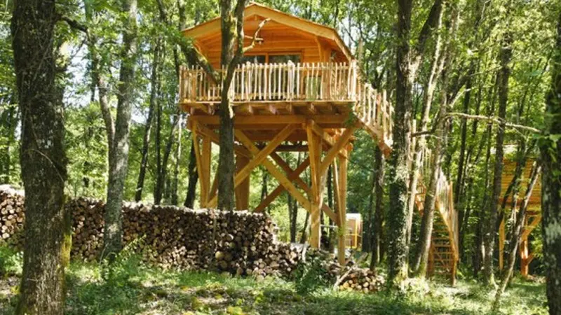 Sirguet - nuit insolite dans cabanes perchées - Dordogne Périgord