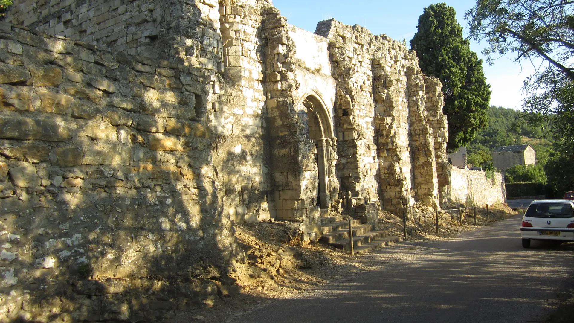 5. Eglise de la Trinité b