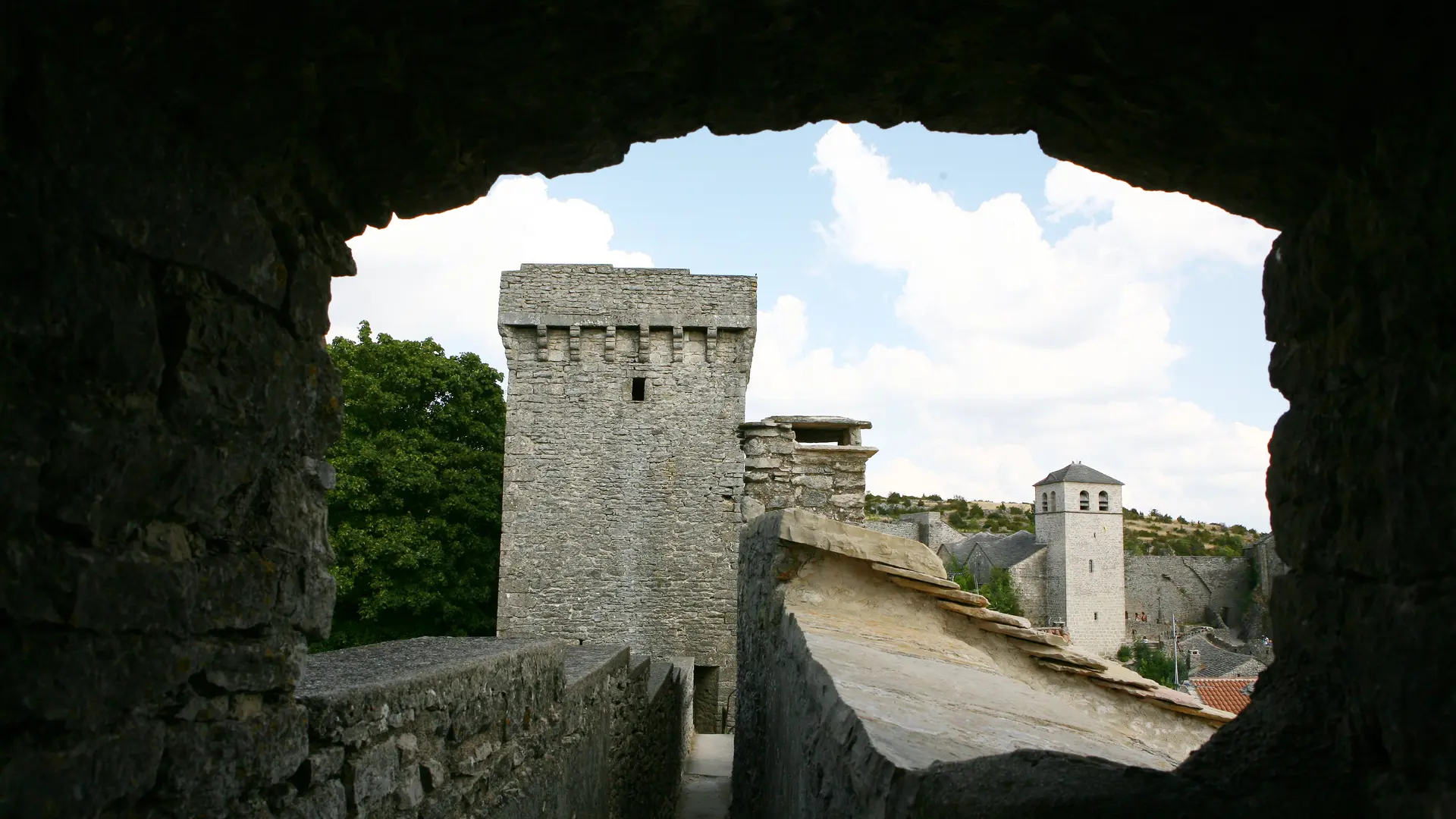 Couvertoirade_remparts