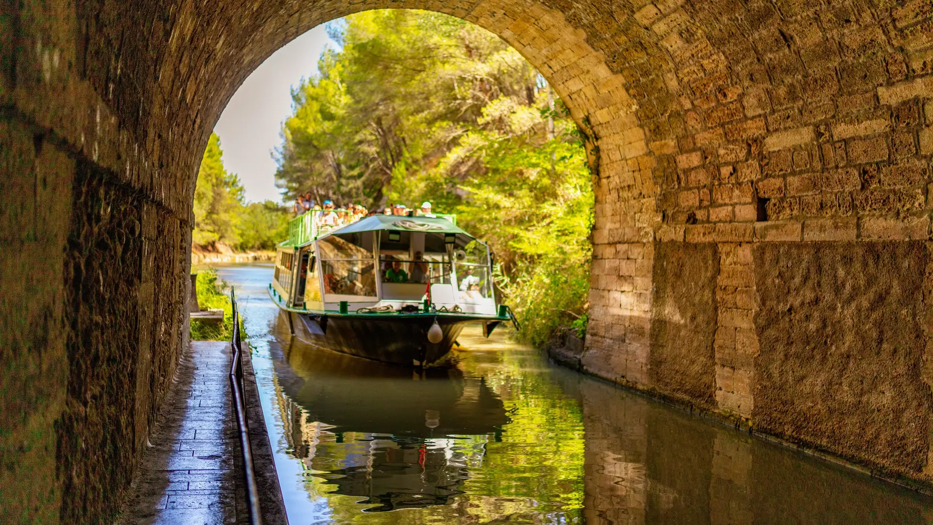 CAP AU SUD dans le tunnel du Malpas