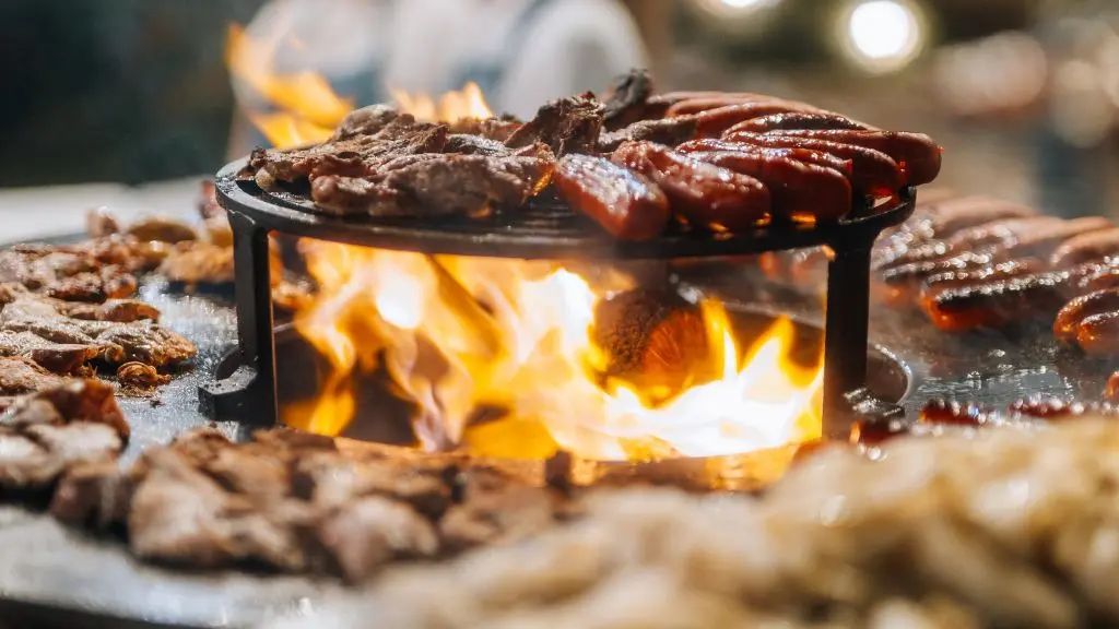 Chorizos grillés au brasero par le traiteur Brasero Gourmand