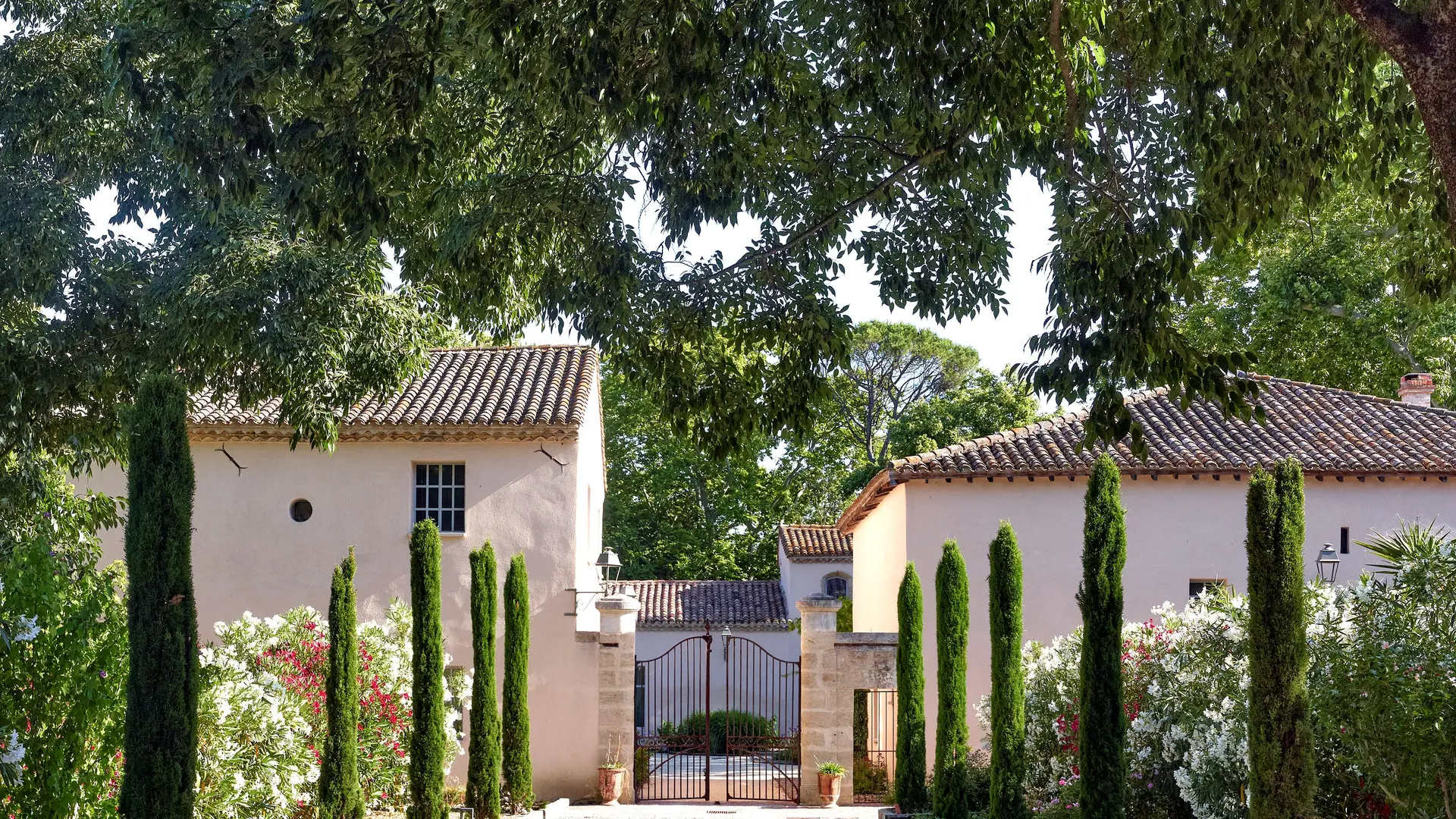 13©_chateau-de-la-piscine_le mas_brice pelleschi