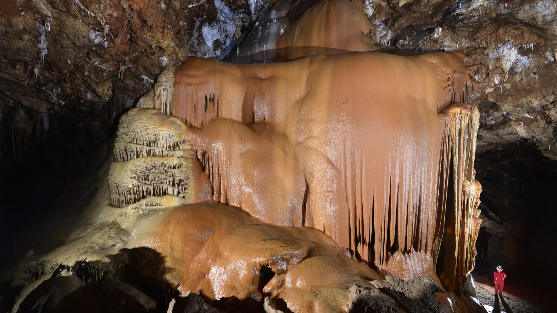 Grotte de Clamouse - Niagara rouge