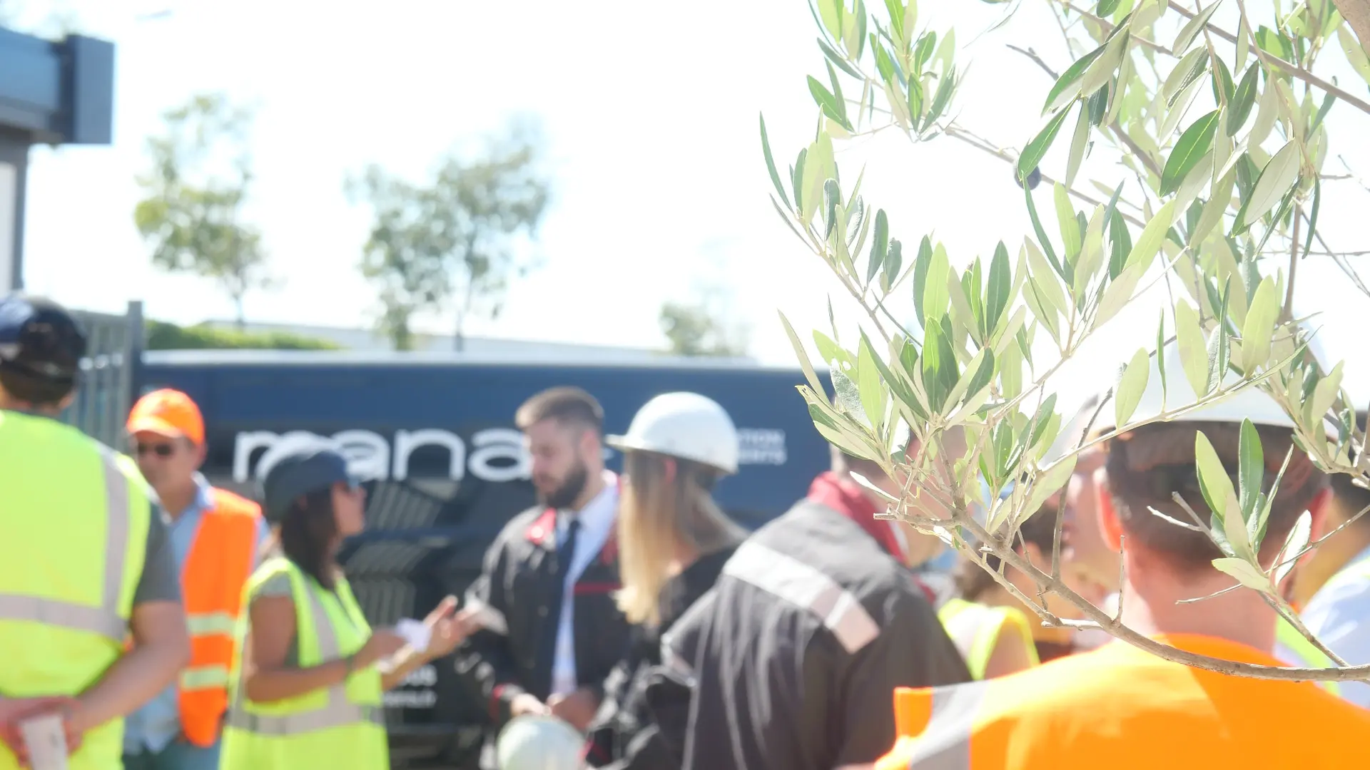 Visite d'usine protocolaire à Nimes