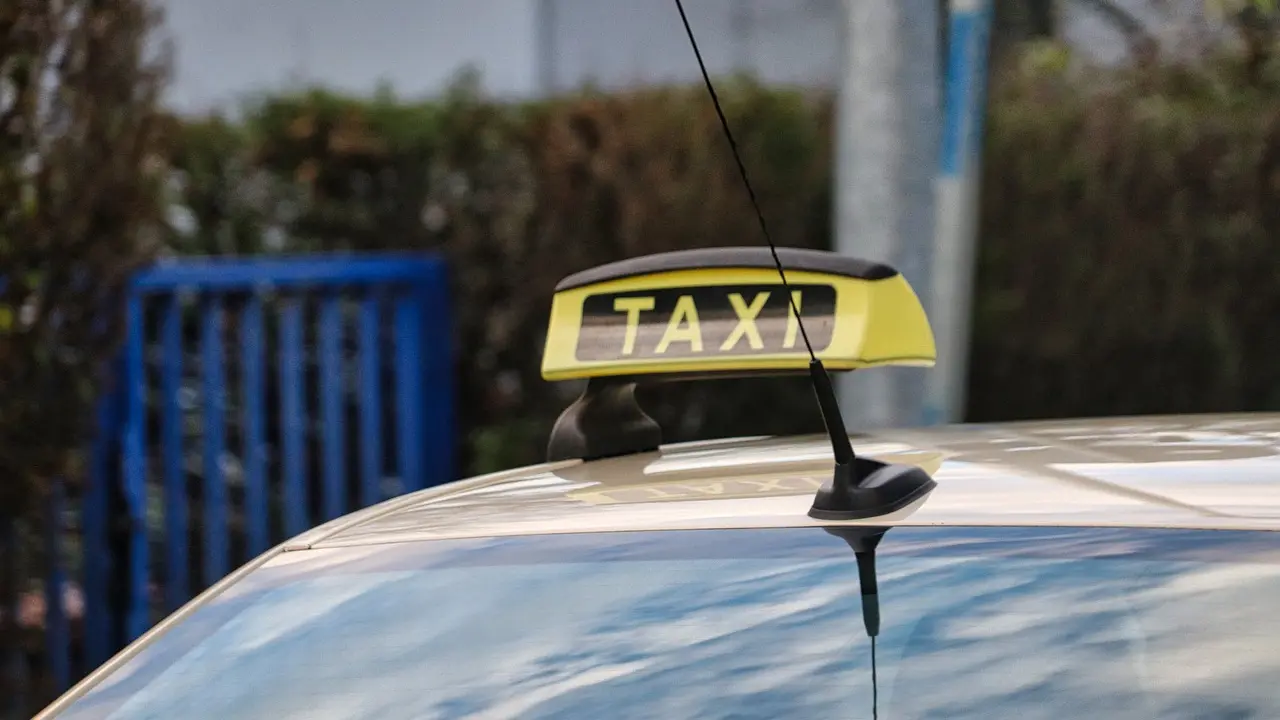 taxi-g8112d724a_1280