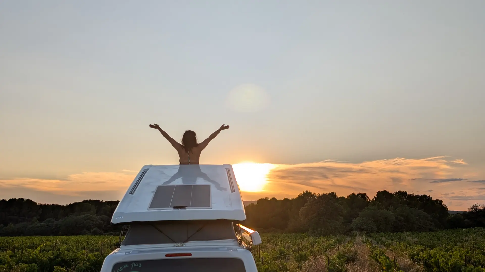 van_amenage_gvan_nature_evasion_liberte_toit_relevable_road_trip_en_van_montpellier