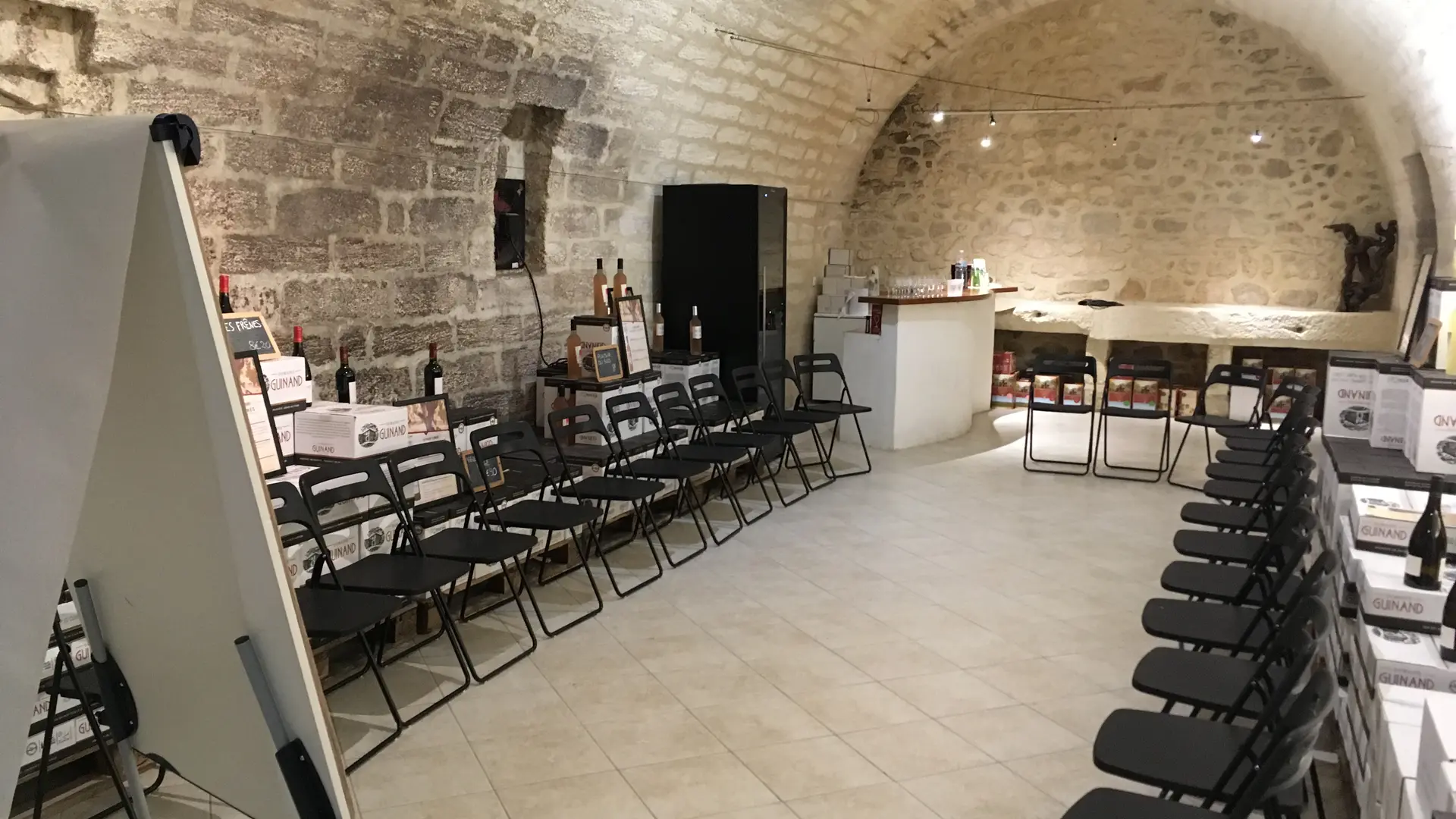 DOMAINE GUINAND - CAVEAU
