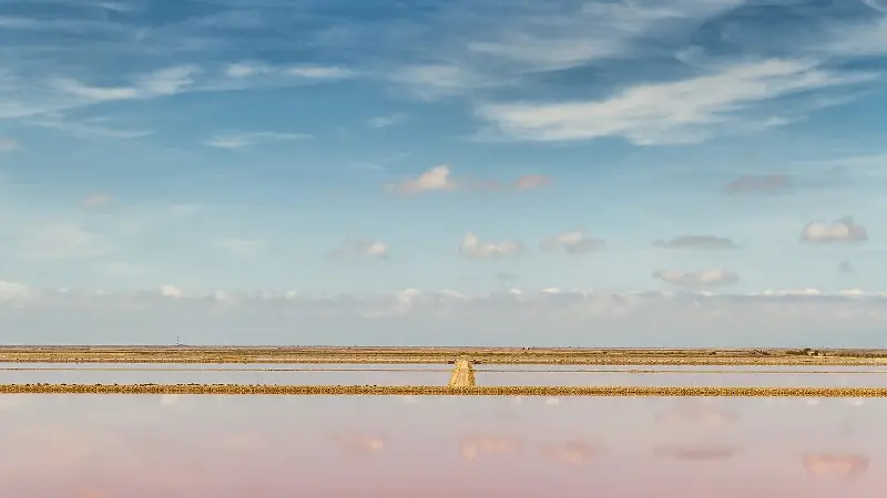 France - Camargue Giraud pink salt @PJPhoto69